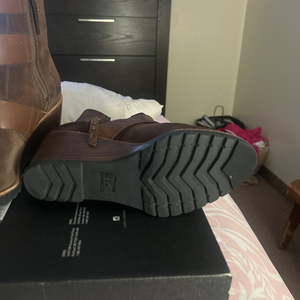 Boots - Picture 2 of 4